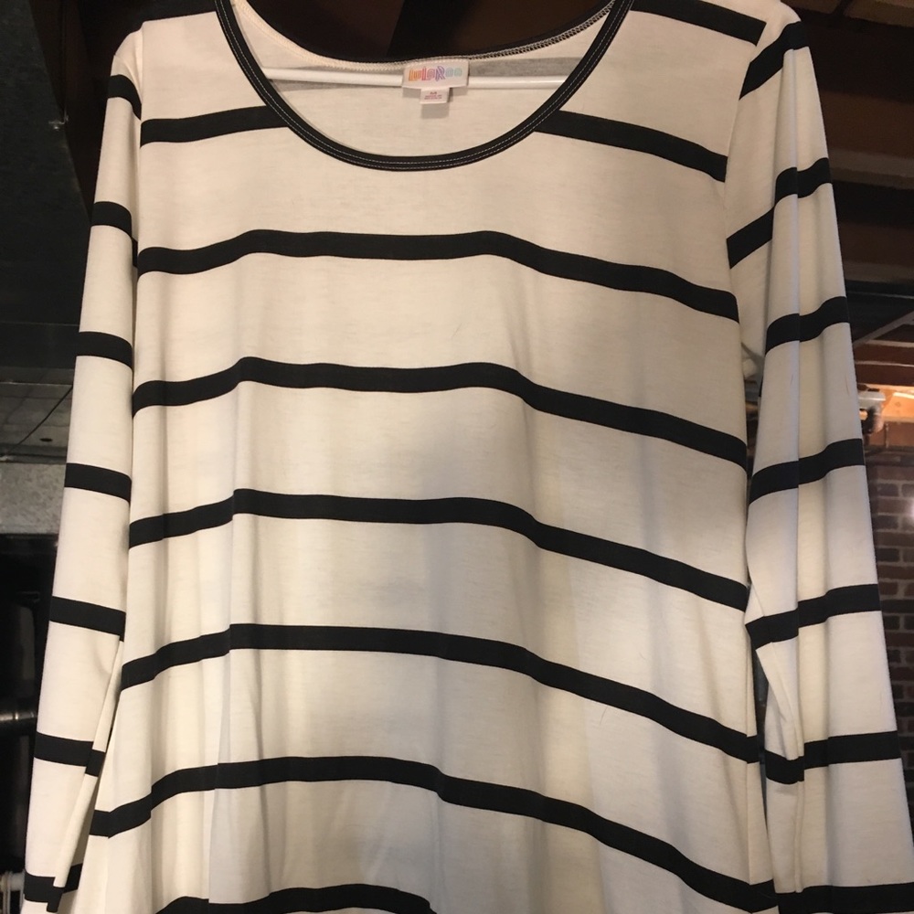 Black and white NWT lynnae
